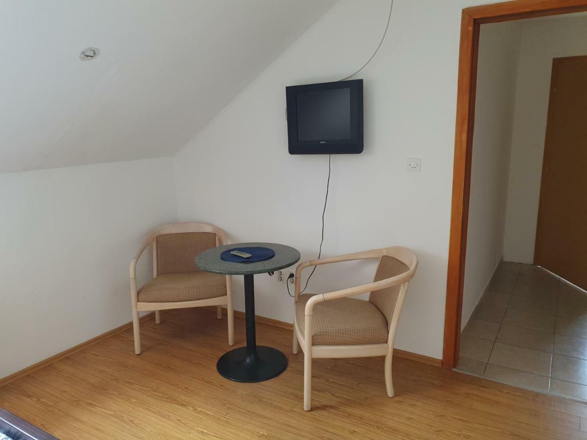 Damir Emir Hotell Tuzla Exteriör bild